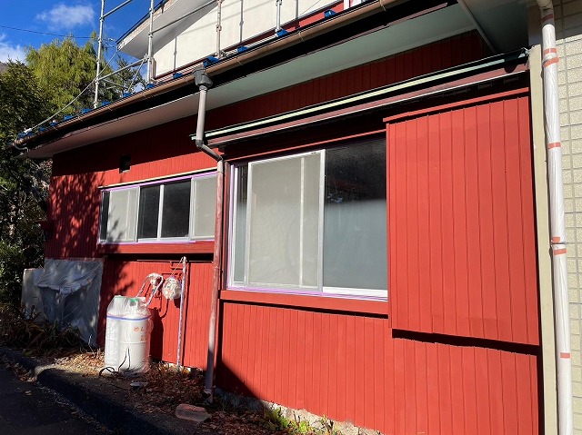 南都留郡富士河口湖町　屋根外壁塗装工事　トタン外壁塗装